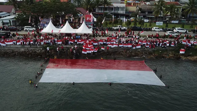 Pengibaran bendera di laut