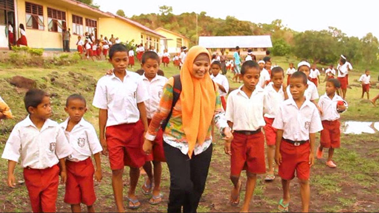 Kisah Inspiratif Sarjana Muda Demi Menjadi Guru