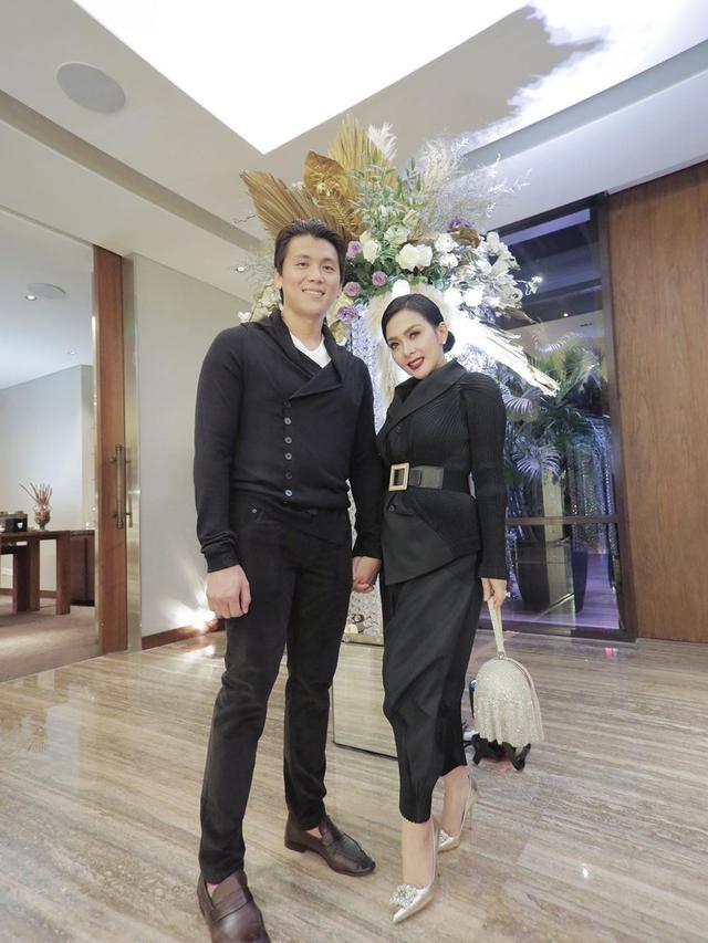 Reino Barack dan Syahrini