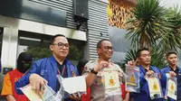 Direktorat Siber Ditreskrimsus Polda Metro Jaya menangkap empat pelaku pemalsuan website milik PT Trimegah Sekuritas Indonesia (Foto: Liputan6/Yopi Makdori)