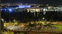 Demonstran mendirikan tenda di luar Knesset, parlemen Israel, di Yerusalem, Israel, Sabtu (22/7/2023). (AP Photo/Ohad Zwigenberg)