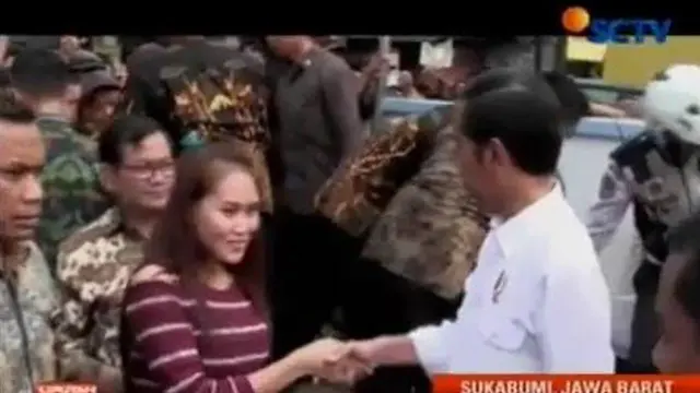 Setelah bagikan sembako, Jokowi melihat pembangunan proyek jalan Tol Bocimi dan ke Sukabumi, Jawa Barat.