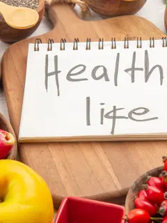 Awal tahun sering kali identik dengan semangat baru, namun juga dibayangi tekanan untuk menjadi “versi terbaik” dari diri sendiri. Resolusi hidup sehat pun kerap dibuat terlalu ambisius—olahraga setiap hari, pola makan super ketat, hingga jadwal hidup yang nyaris tanpa jeda. (foto/dok: freepik/KamranAydinov.)