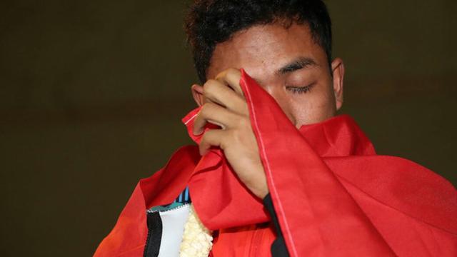 Tangis Haru Muhammad Zohri Saat Menginjakkan Kaki di Tanah Air