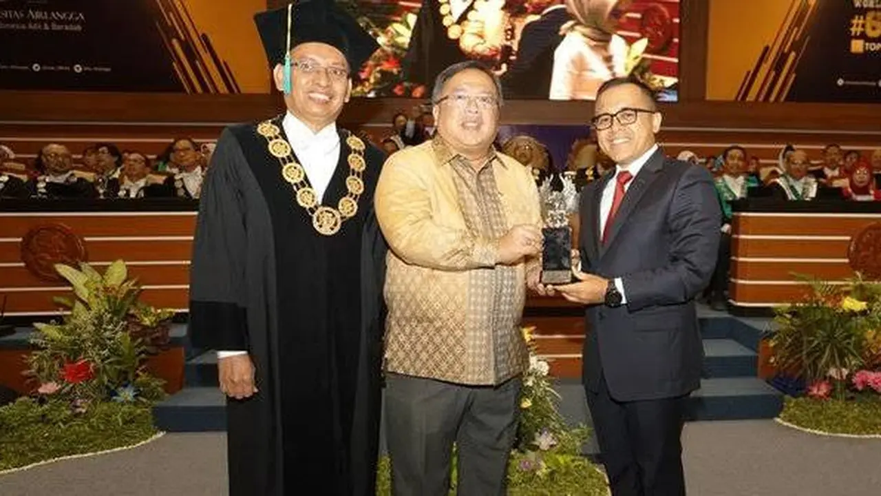 Universitas Airlangga Beri Anugerah Inovasi Daerah Terbaik ke Banyuwangi 