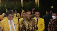 Presiden Jokowi menghadiri puncak HUT ke-58 Partai Golkar di JIEXpo Kemayoran, Jakarta, Jumat malam (21/10/2022). (Merdeka.com/ Alma Fikhasari)