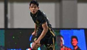 Aksi bek kanan Borneo FC Samarinda, Alfharezzi Buffon saat bertandang ke markas Madura United dalam laga pekan ke-26 BRI Super League 2025/2026 di Stadion Gelora Madura Ratu Pamelingan, Pamekasan, Jawa Timur, Minggu (5/4/2026) malam. (Dok. Borneo FC Samarinda)