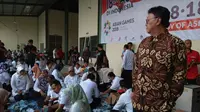 Mendagri Tjahjo Kumolo saat menyambangi gudang e-KTP di Bogor, Jawa Barat. (Liputan6.com/Achmad Sudarno)