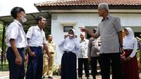 Gubernur Jawa Tengah Ganjar Pranowo, menyambangi Sekolah Pendidikan Khusus (SPKh) Negeri Karanganyar, Kabupaten Kebumen.  (Istimewa)