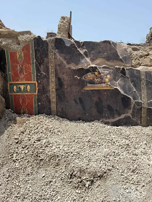"Apa yang digambarkan di dinding rumah Pompeian kuno bisa jadi merupakan nenek moyang dari hidangan modern," kata para ahli di taman arkeologi dalam sebuah pernyataan. (Handout / Parco Archeologico di Pompei press office / AFP)