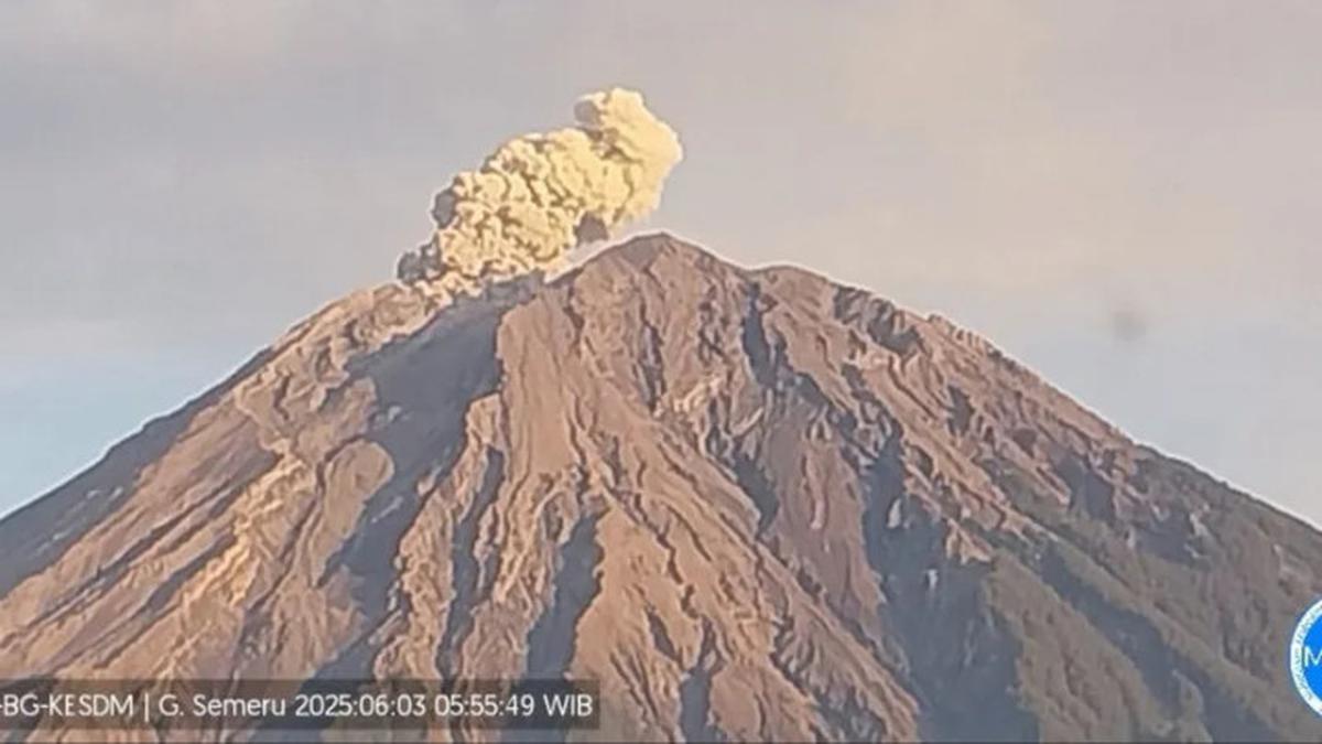 Gunung Semeru Erupsi, Tinggi Letusan Capai 1 Kilometer