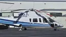 Tampak helikopter berjenis Sikorsky S-76B di Bandara Van Nuys, California pada (1/2/2018). Helikopter jenis tersebut merupakan helikopter yang membawa legenda NBA, Kobe Bryant. saat mengalami kecelakaan di Calabasas, California. (AP/Matt Hartman)