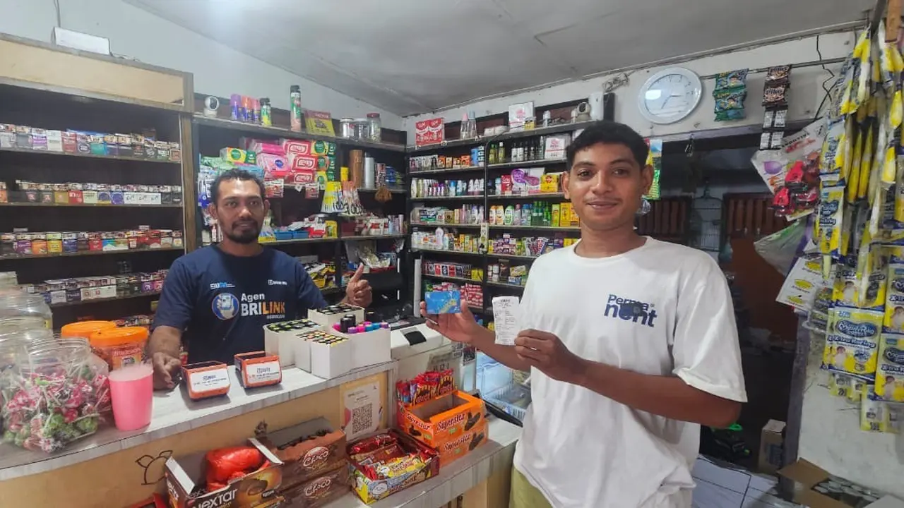 Hadirkan Akses Perbankan di Pegunungan Alor NTT, BRILink Agen Ini Raih Predikat Jawara Nasional