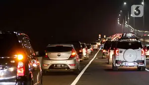 Kapolri Jenderal Listyo Sigit Prabowo mengatakan bahu jalan yang digunakan untuk beristirahat dapat menimbulkan potensi kecelakaan lalu lintas. (Liputan6.com/Herman Zakharia)