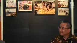 Menteri Desa, PDT dan Transmigrasi, Eko Putro Sandjojo saat menghadiri Peluncuran Buku Danau Toba dan Mangongkal Holi di Jakarta, Kamis (24/8). Peluncuran diwarnai pameran foto budaya Batak. (LIputan6.com/Helmi Fithriansyah)
