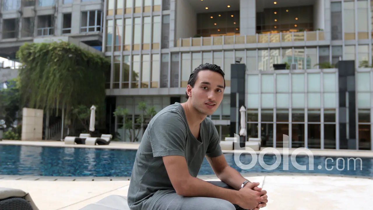 Ezra Walian