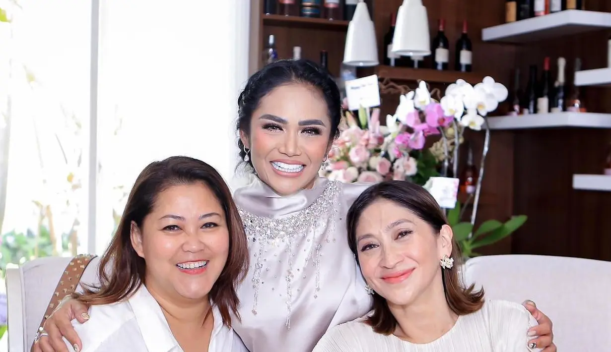 Ultah ibunda Kris Dayanti ke-73 [Instagram/krisdayantilemos]