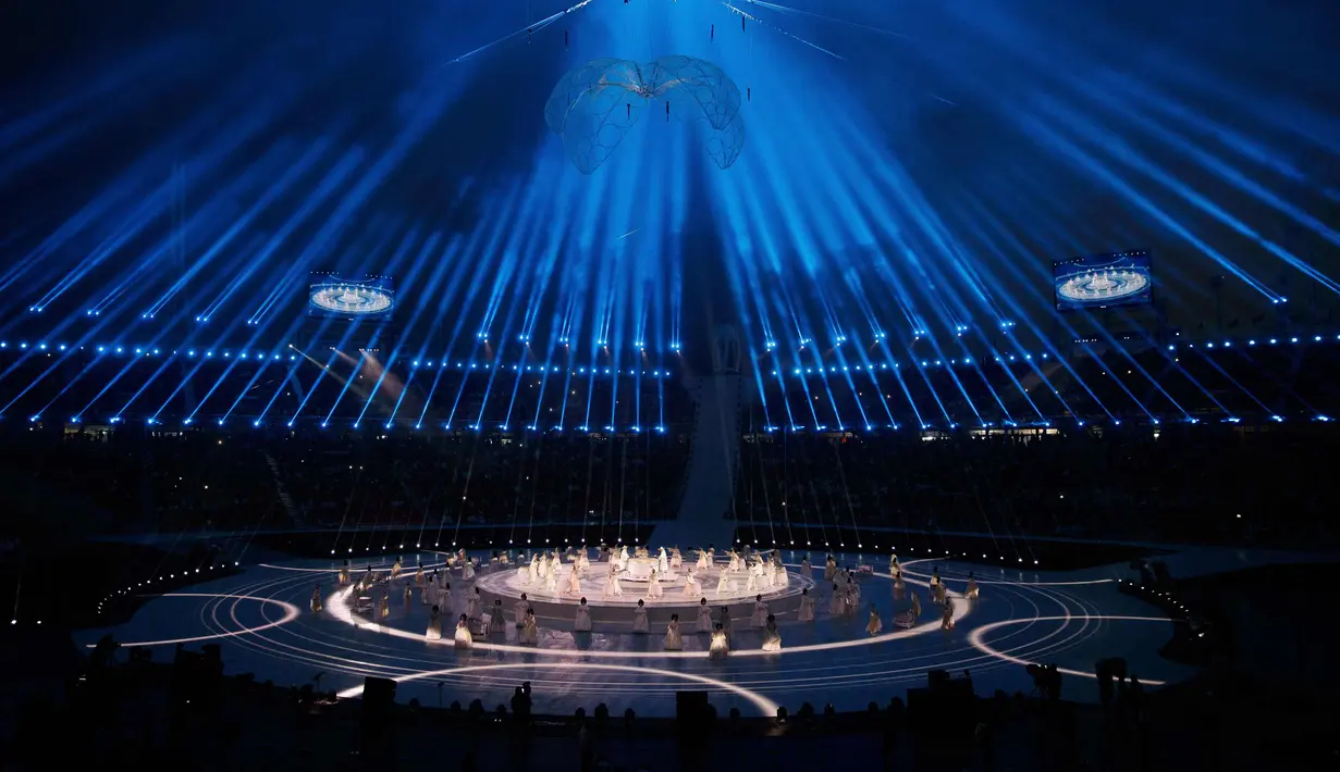 Sejumlah artis tampil dalam memeriahkan Upacara Pembukaan Paralympics 2018 di Stadion Olimpiade Pyeongchang, di Pyeongchang, Korea Selatan, (9/3). (Simon Bruty/OIS/IOC via AP)