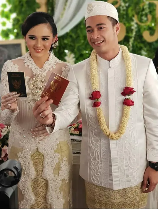 (Instagram/akahusein)