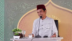 Ustaz Abdul Somad alias UAS membahas masalah pemanggilan arwah (https://www.instagram.com/p/CV5K-BnvdgE/)