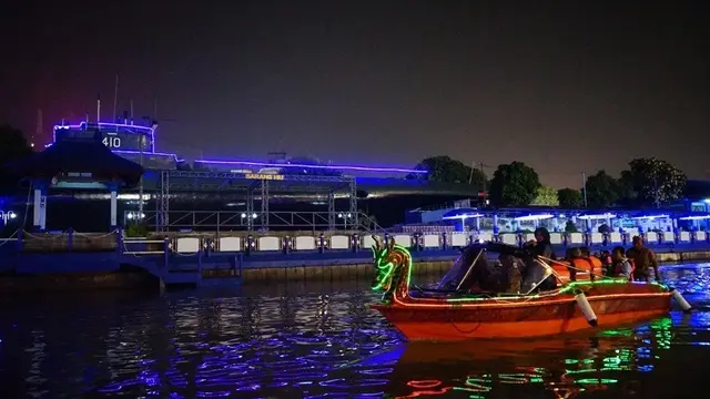 Potret Wisata Perahu Sungai Kalimas Surabaya (sumber: humassurabaya)