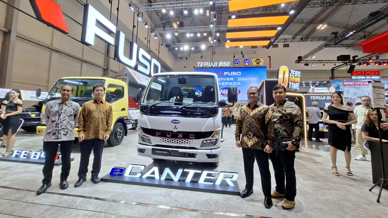 Mitsubishi Fuso Distribusikan eCanter ke Perusahaan Logistik Indonesia