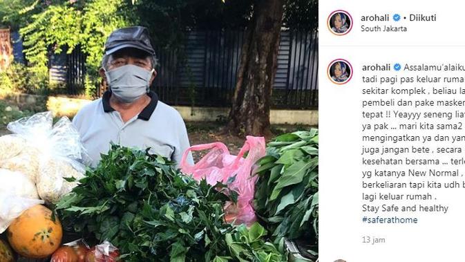 Alya Rohali senang melihat pedagang sayur keliling memakai masker dengan tepat (Dok.Instagram/@arohali/https://www.instagram.com/p/CBeg3LMjelC/Komarudin)