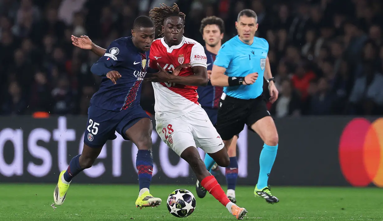 Les Parisiens sempat tertinggal pada babak pertama melalui gol Maghnes Akliouche (45'). (AFP/Thomas Samson)