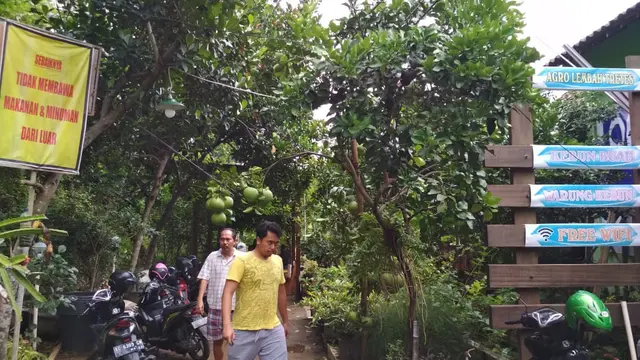 Pagi-Pagi Pesta Buah di Lembah Tretes Kediri
