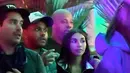 Momen kemesraan mereka pun terabadikan saat hadir di Coachella. (TMZ)