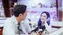 Jessica Jane dan Erwin Phang memiliki kisah cinta layaknya drama Korea. Bertemu di bangku SMP sekitar tahun 2011 atau 2012, Erwin yang merupakan murid pindahan berhasil mencuri hati Jessica sejak pertemuan pertama.  [@flawlesspic].