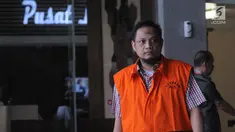 Tersangka panitera pengganti PN Medan Helpandi usai pemeriksaan di Gedung KPK, Jakarta, Rabu (26/12). Berkas perkara Helpandi terkait kasus dugaan suap terhadap Hakim PN Medan telah lengkap (P21) dan siap untuk disidangkan. (Merdeka.com/Dwi Narwoko)