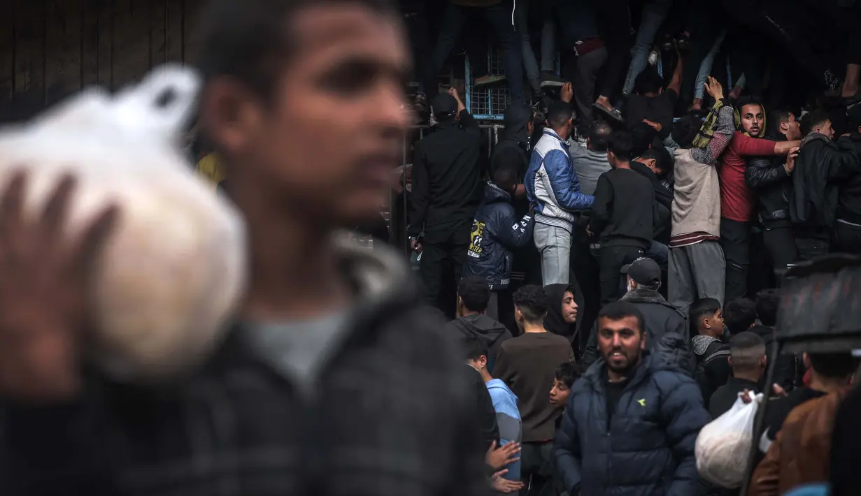 Ancaman kekurangan pangan kini menghantui kota yang berada di wilayah paling selatan Gaza. (MOHAMMED ABED/AFP)