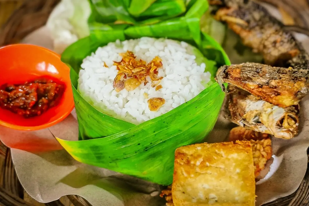nasi daun pisang liwet uduk nasi kucing nasi saka