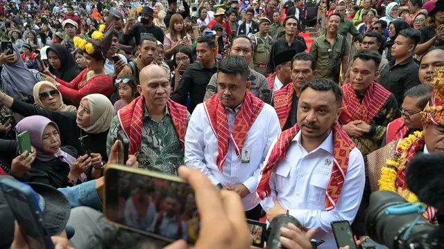 Festival Pesta Bunga dan Buah Tanah Karo 2025 Resmi Dibuka, Gubernur Bobby Nasution Disambut Hangat Warga