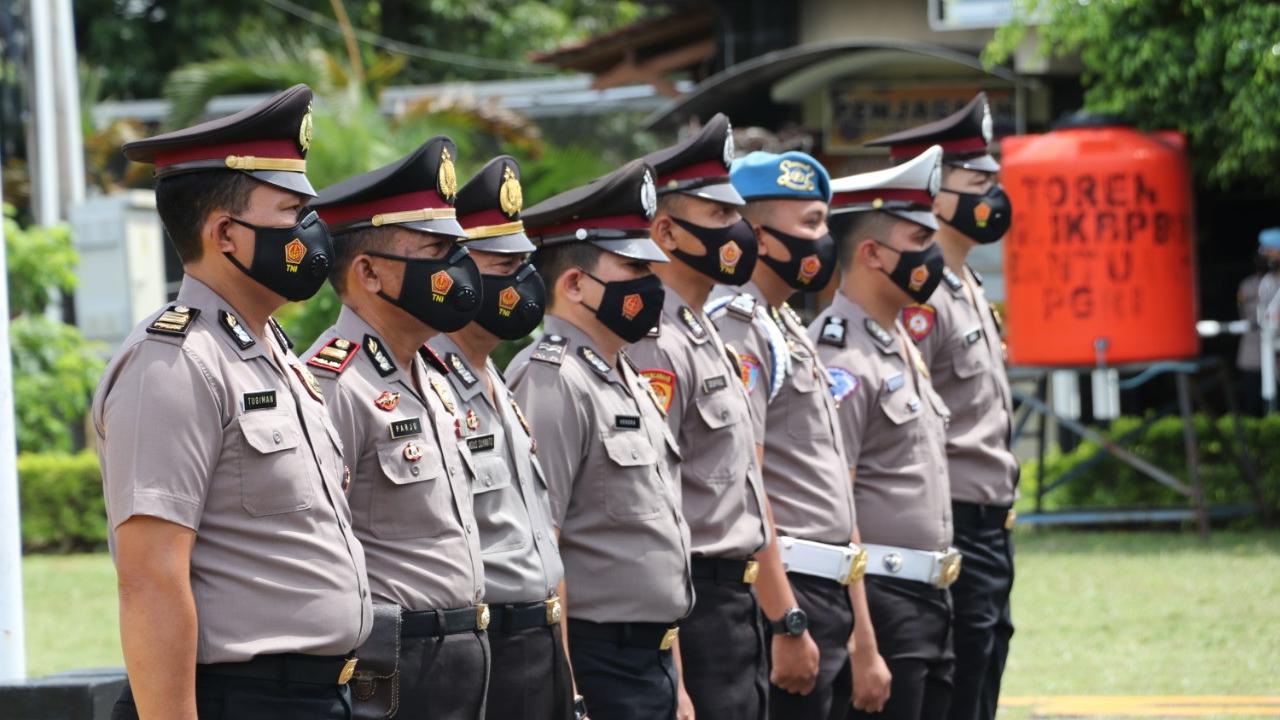 Sebanyak 56 Personel Polres Kebumen naik pangkat di momentum tahun baru (Liputan6.com/Humas Polres Kebumen)
