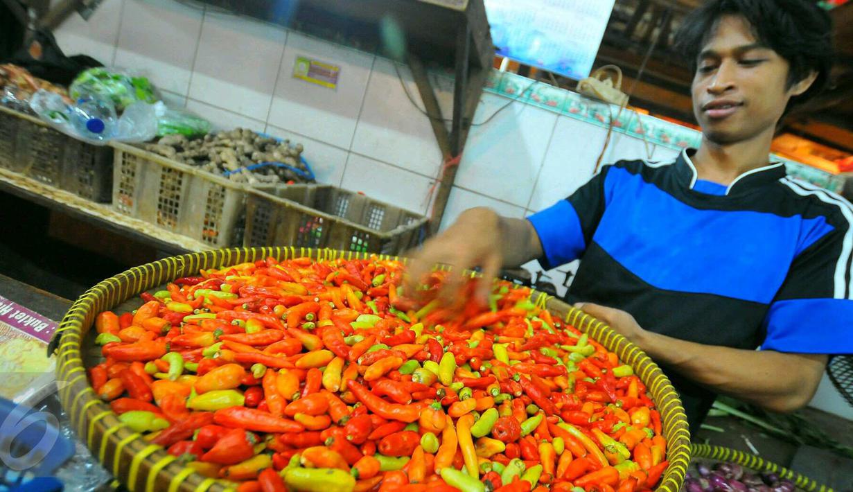 Cabai oh cabai. Kenapa hargamu selalu merangkak naik? Kayak cewek pas lagi PDKT aja. Huft. (Liputan6.com/AnggaYuniar)