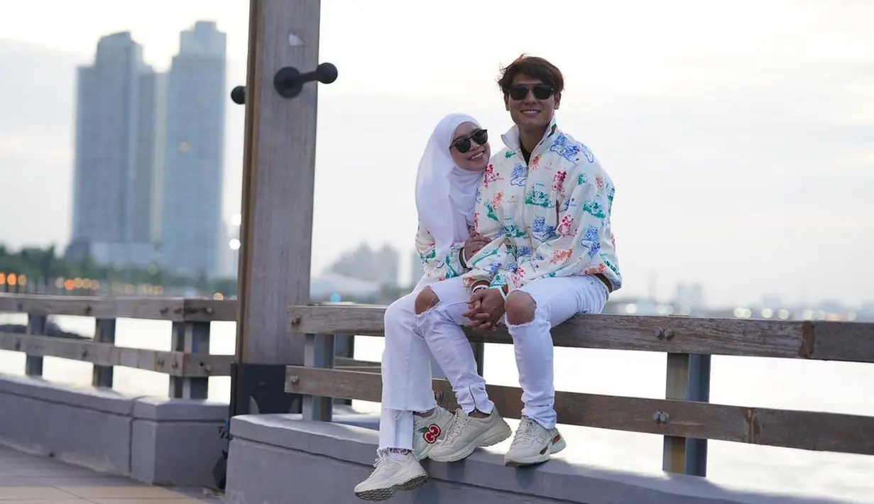 Sebelum memberitahu tanggal lamarannya, Lesti dan Billar mengucapkan terimakasih kepada semua pihak yang telah mendukung dan mendoakan mereka selama ini. (Instagram/lestykejora)