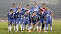 Tim Persib Bandung saat mengikuti laga semifinal di Stadion Si Jalak Harupat, Bandung. (30/3/2016). (Bola.com/Nicklas Hanoatubun)