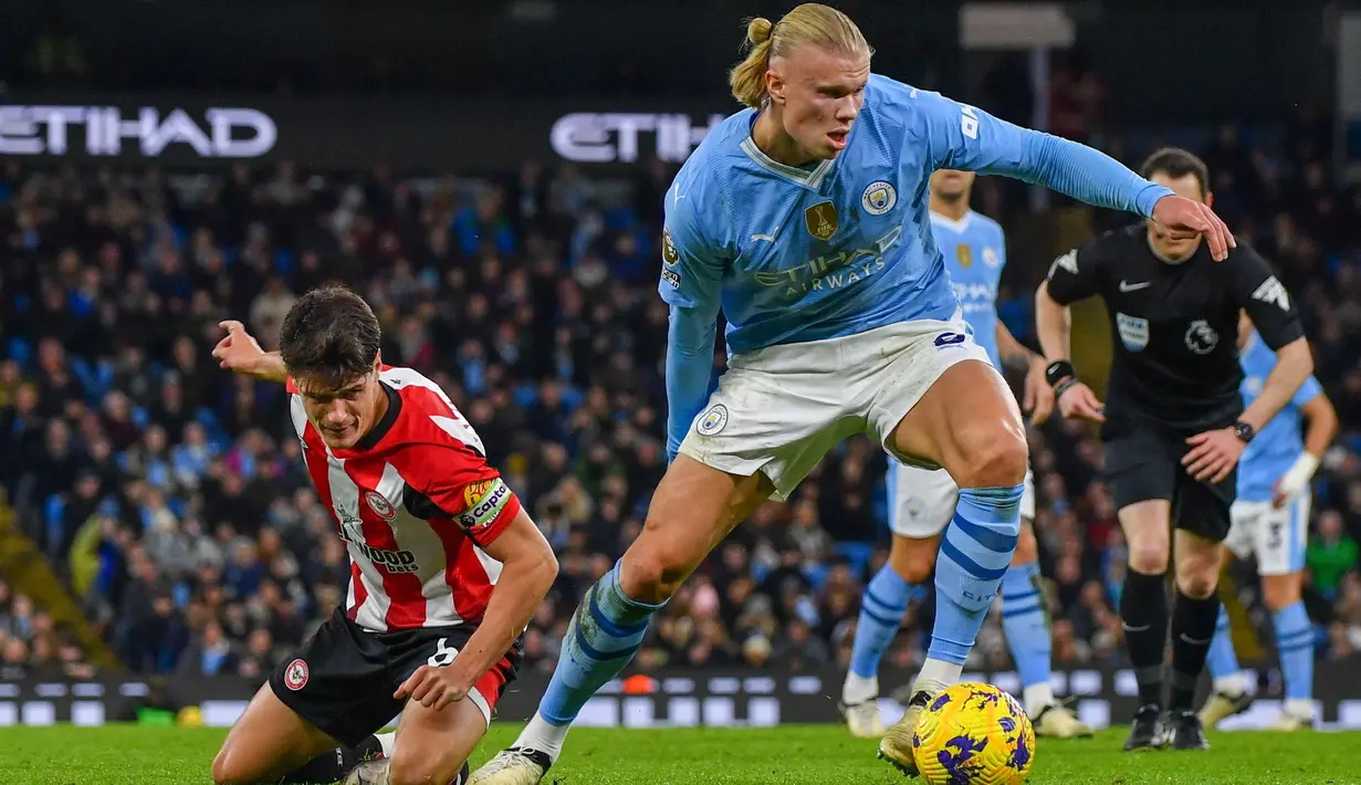 Sejak awal laga, Manchester City langsung mengambil inisiatif serangan. (AP Photo/Rui Vieira)