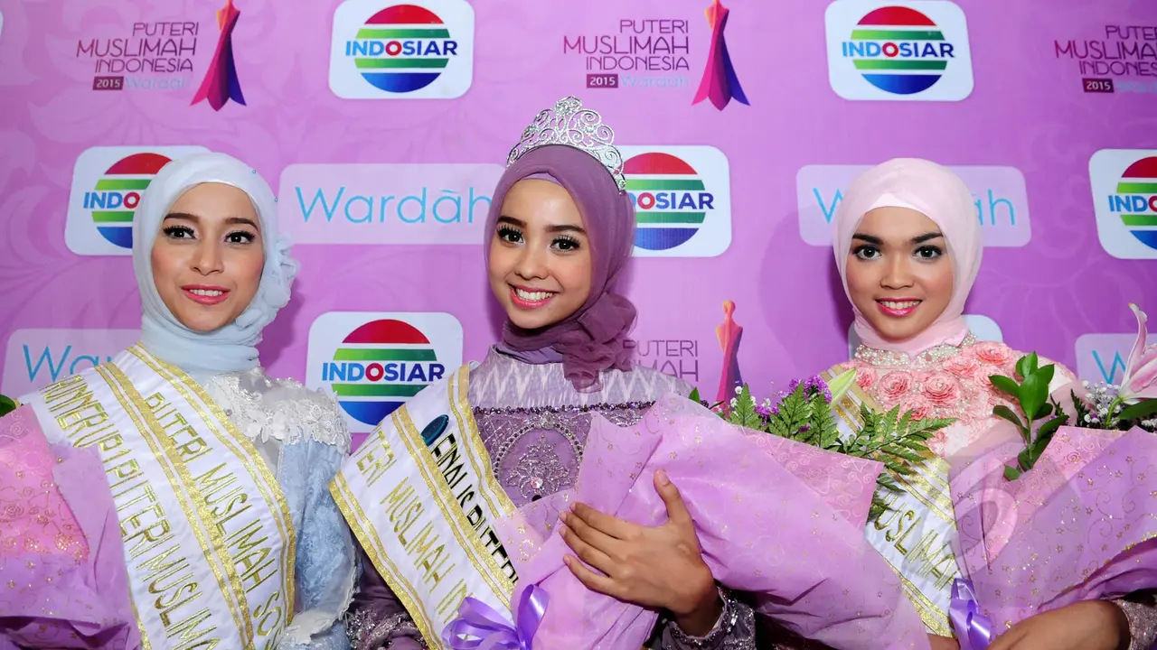 Nesa Aqila Herryanto Putri (tengah)