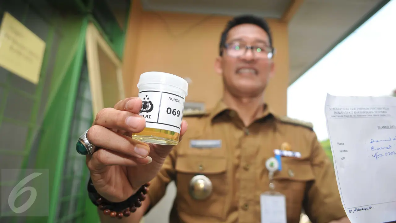 20160425-Perang Melawan Narkoba, Pegawai Kecamatan di Tangerang Lakukan Tes Urine-Tangerang