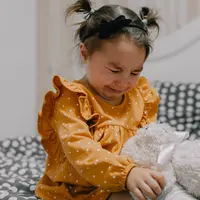 Internalizing behavior merupakan gangguan perilaku yang diarahkan ke dalam diri sendiri. (Foto: Unsplash/Artem Nedzelskiy)