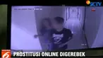 Dari rekaman kamera pengawas, anggota polisi yang menyamar akhirnya dapat masuk ke dalam kamar perempuan yang diduga PSK online.