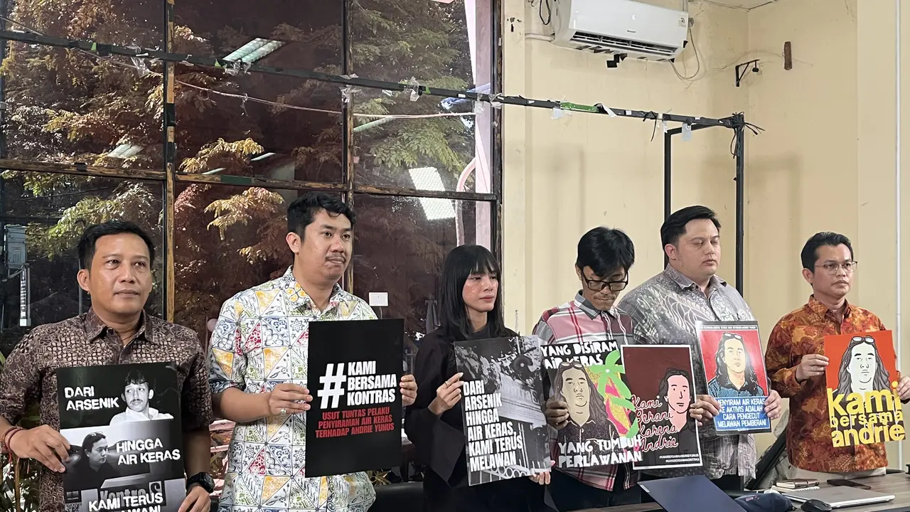 Konferensi pers di kantor Yayasan Lembaga Bantuan Hukum Indonesia (YLBHI) membahas soal penyerangan terhadap aktivis Andrie Yunus dengan air keras oleh orang tak dikenal. (Liputan6/Winda Nelfira)