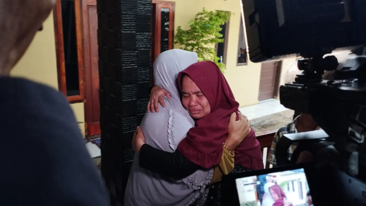 Iin, TKI Asal Purwakarta yang Sempat Viral Akhirnya Bisa Berkumpul Bersama Keluarga