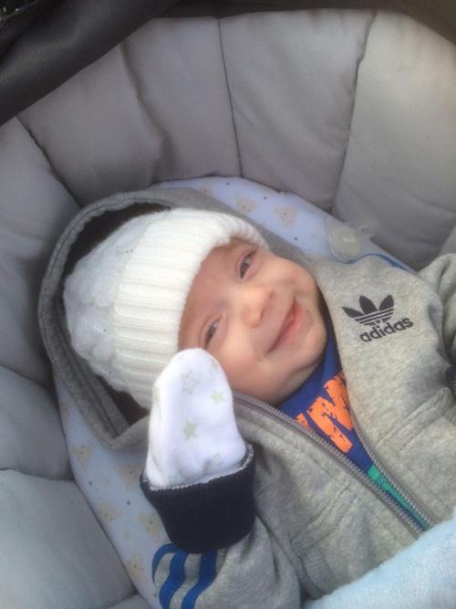 Bayi James tumbuh kembang dengan baik | Photo: Copyright mirror.co.uk