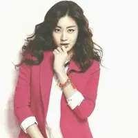 Hyun Bin dan Kang Sora benarkan hubungan kasihnya. (Foto: Koreaboo)