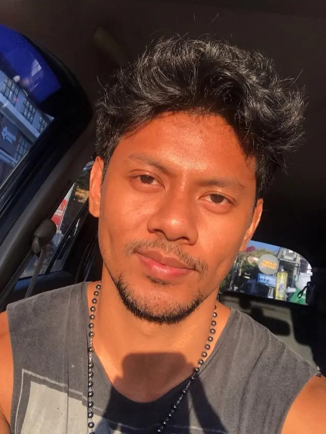 7 Potret Marlon Abraham, Netizen TikTok Viral dianggap Mirip Shahrukh Khan