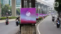 Sejumlah banner KTT ASEAN terpasang pada tiang monorel di kawasan Jalan Rasuna Said, Jakarta, Minggu (3/9/2023). Pemasangan banner pada 100 tiang monorel tersebut dilakukan guna menyambut penyelenggaraan KTT ASEAN ke-43 yang digelar pada 5-7 September 2023 di Jakarta. (Liputan6.com/Herman Zakharia)